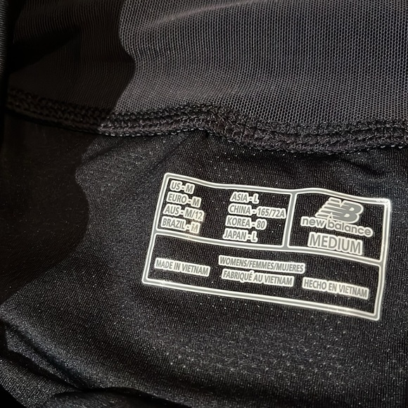 Medium New Balance shorts - Picture 3 of 6